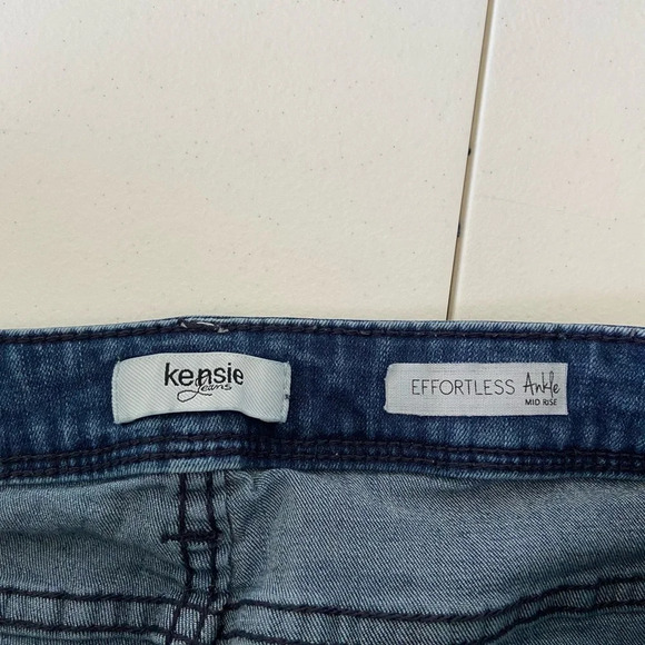 EUC | Kensie‎ Jeans women’s effortless ankle mid rise ripped medium wash jeans - Picture 6 of 7